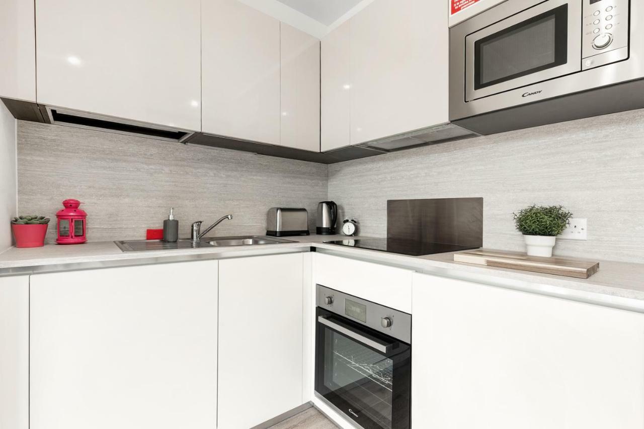 Mondial Apartments At Heathrow Harmondsworth Bagian luar foto