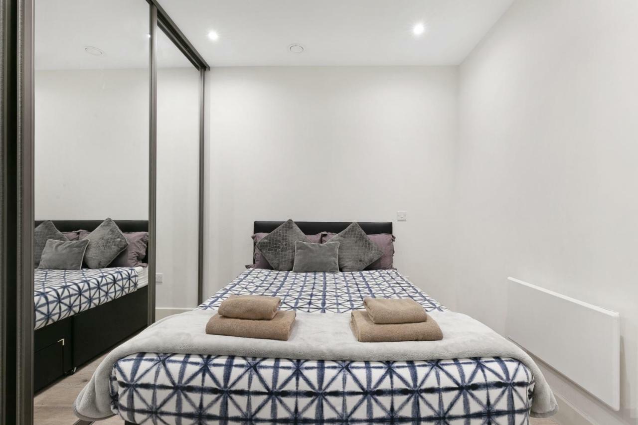 Mondial Apartments At Heathrow Harmondsworth Bagian luar foto