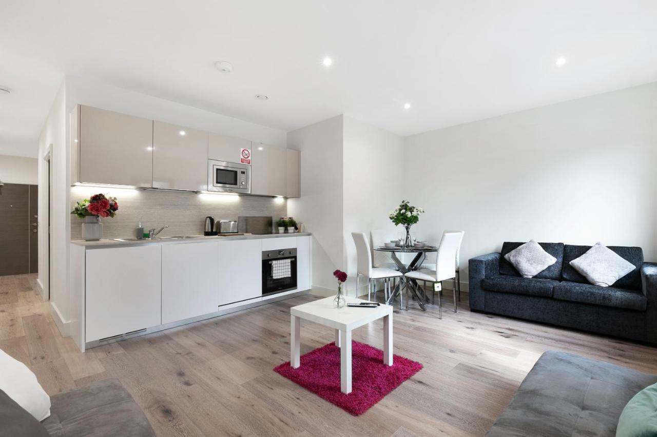 Mondial Apartments At Heathrow Harmondsworth Bagian luar foto