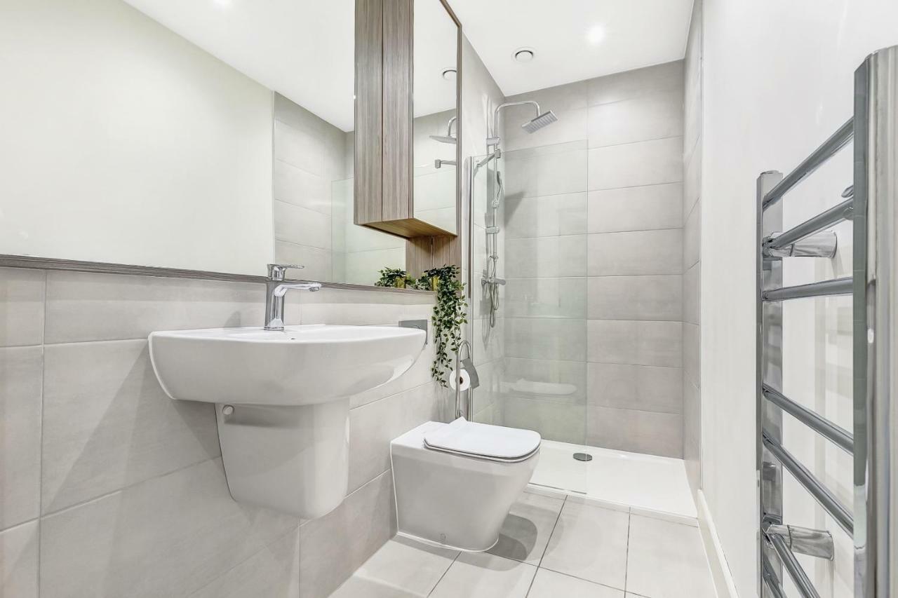 Mondial Apartments At Heathrow Harmondsworth Bagian luar foto