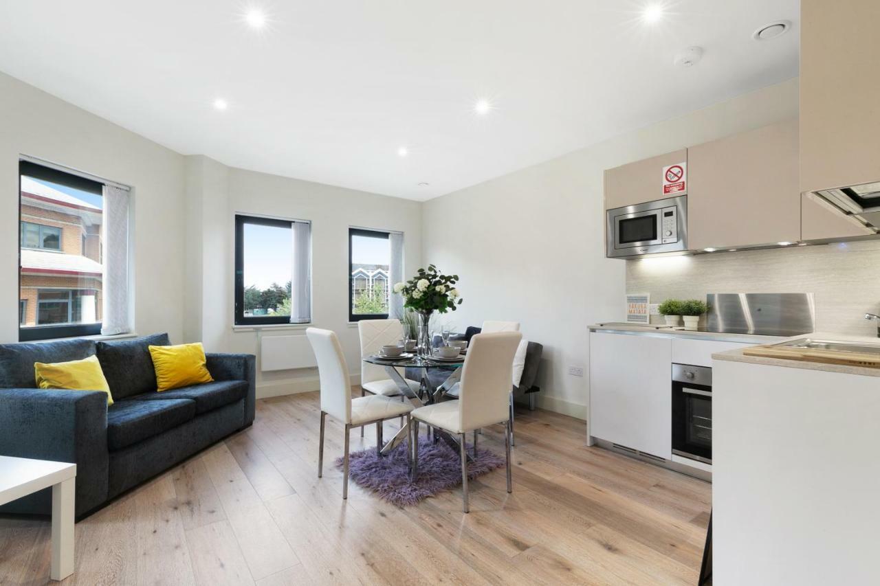 Mondial Apartments At Heathrow Harmondsworth Bagian luar foto