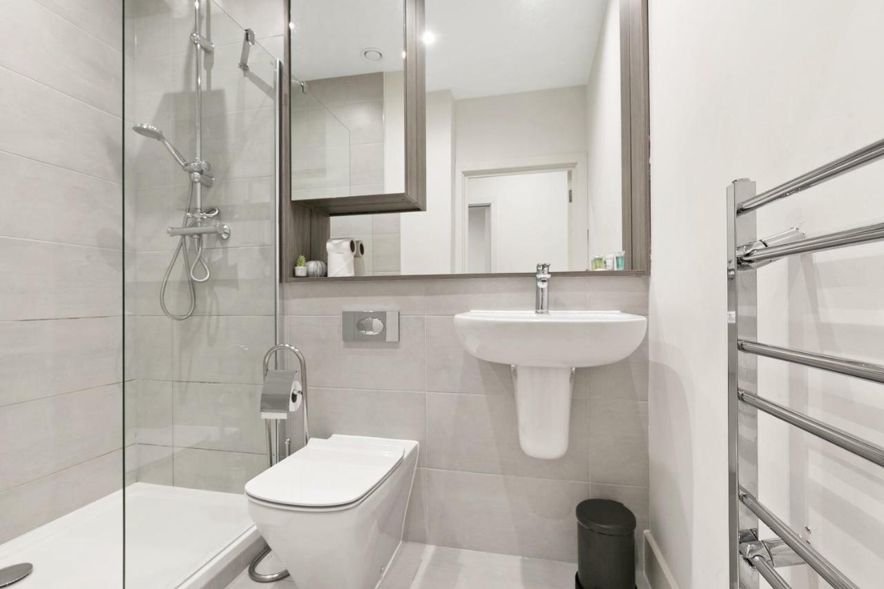 Mondial Apartments At Heathrow Harmondsworth Bagian luar foto