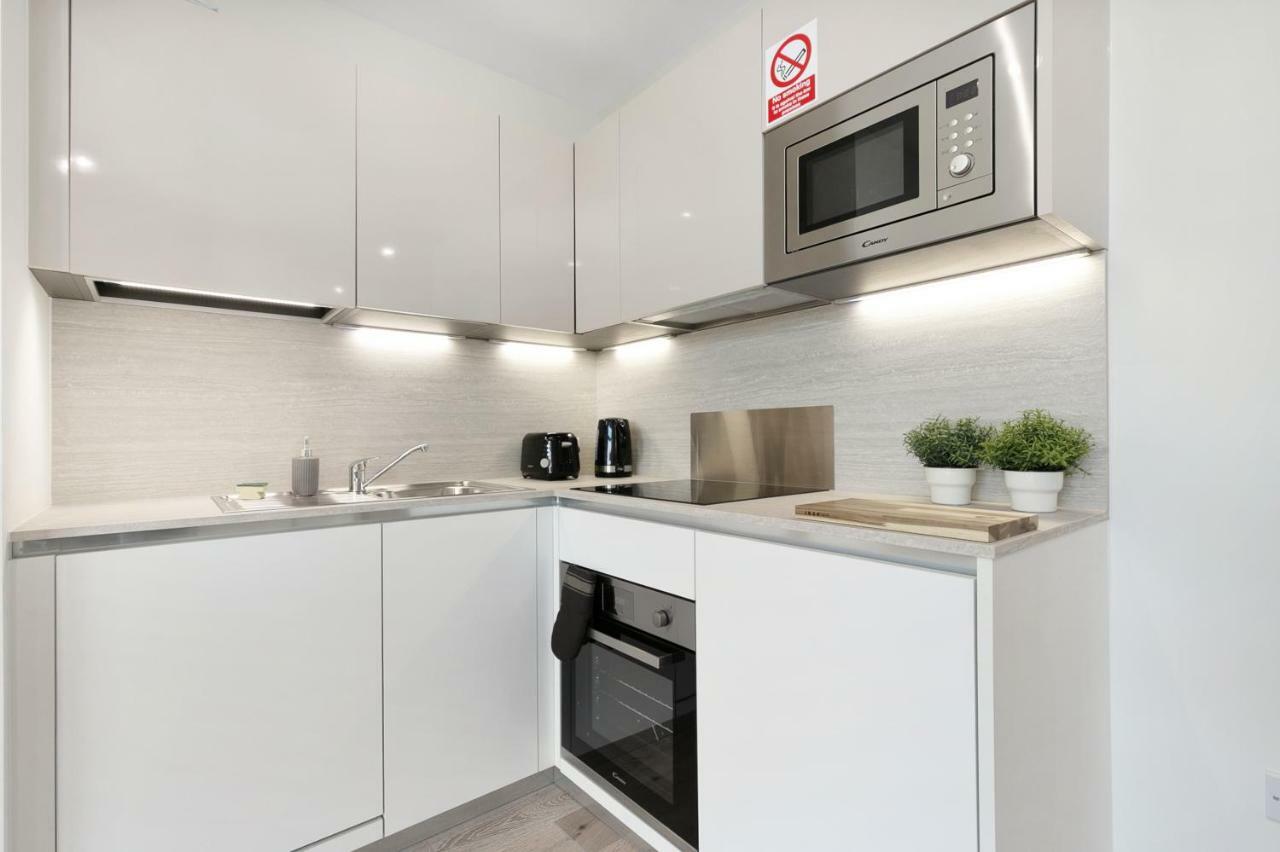 Mondial Apartments At Heathrow Harmondsworth Bagian luar foto