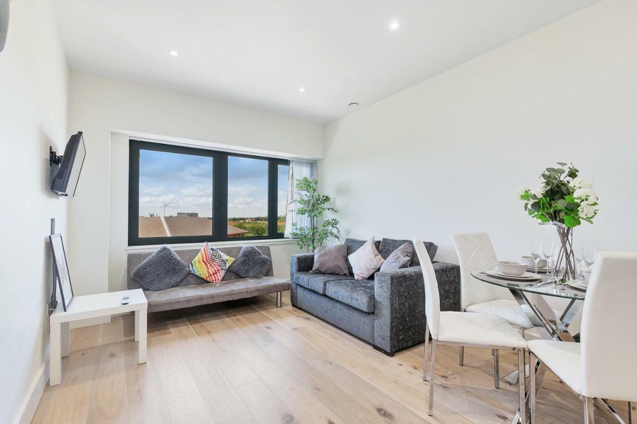 Mondial Apartments At Heathrow Harmondsworth Bagian luar foto