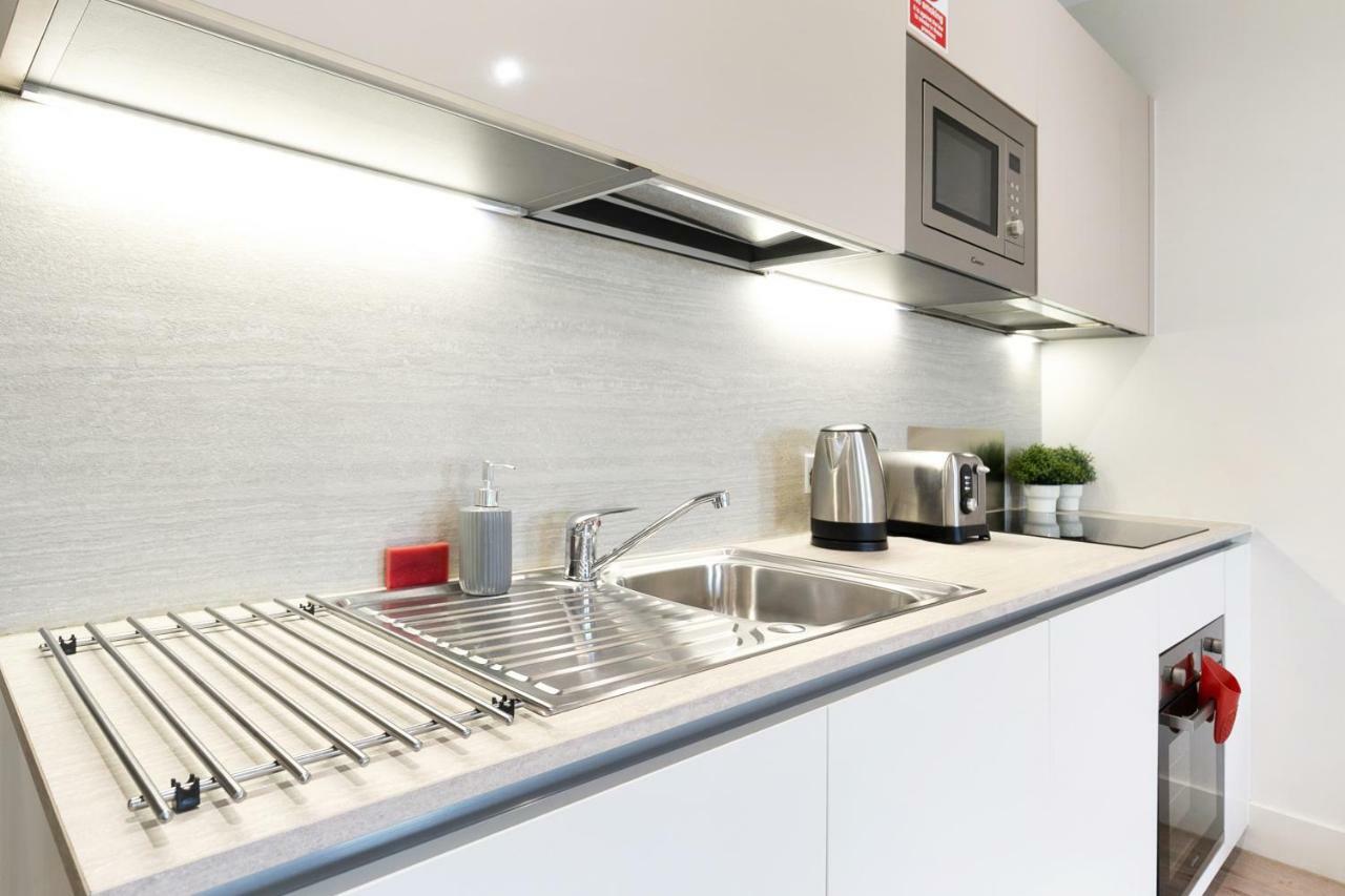 Mondial Apartments At Heathrow Harmondsworth Bagian luar foto