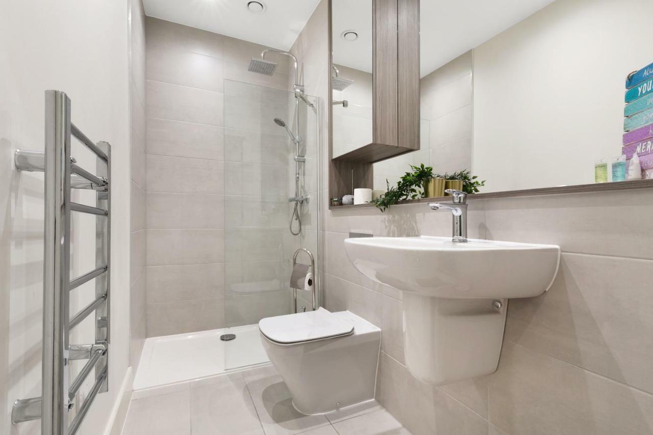 Mondial Apartments At Heathrow Harmondsworth Bagian luar foto