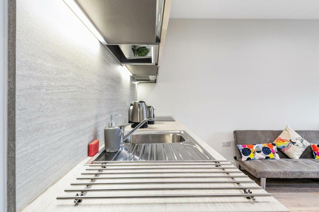 Mondial Apartments At Heathrow Harmondsworth Bagian luar foto