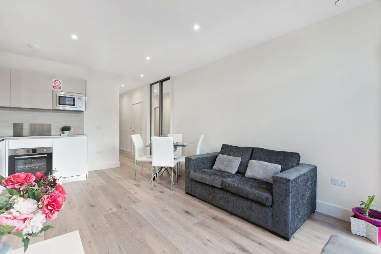 Mondial Apartments At Heathrow Harmondsworth Bagian luar foto