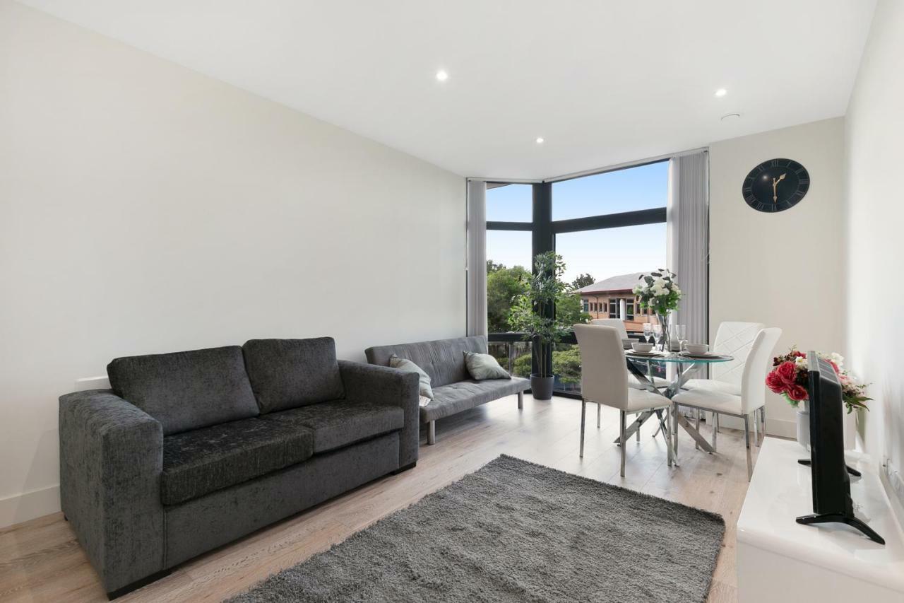 Mondial Apartments At Heathrow Harmondsworth Bagian luar foto