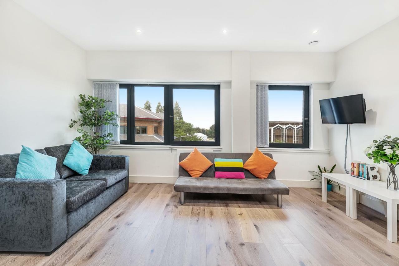 Mondial Apartments At Heathrow Harmondsworth Bagian luar foto