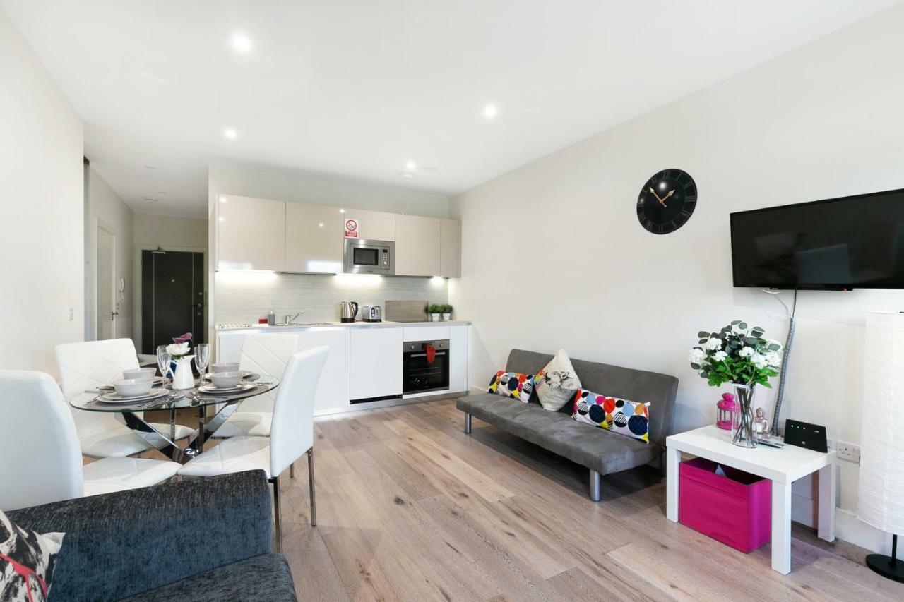 Mondial Apartments At Heathrow Harmondsworth Bagian luar foto
