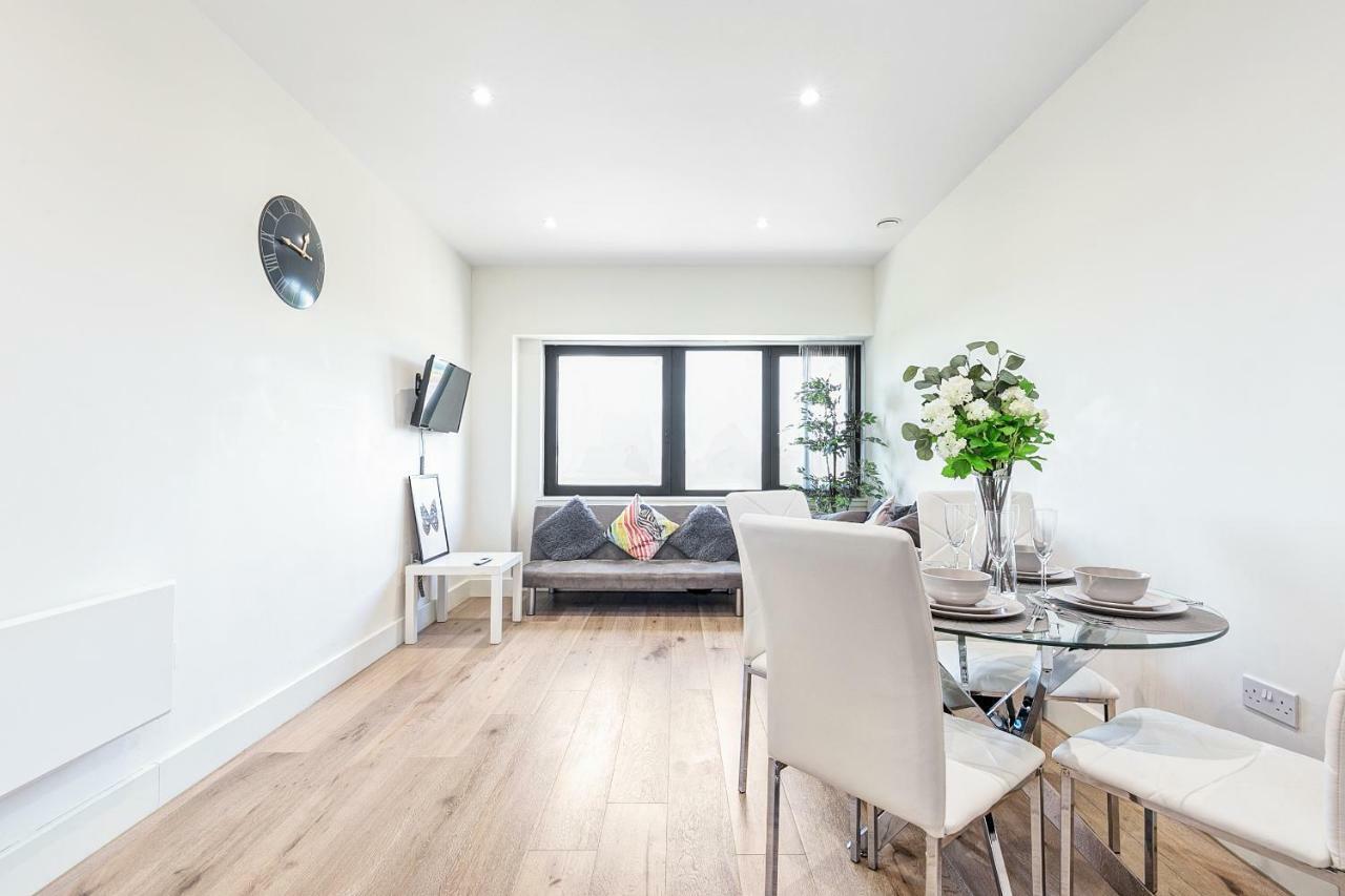 Mondial Apartments At Heathrow Harmondsworth Bagian luar foto